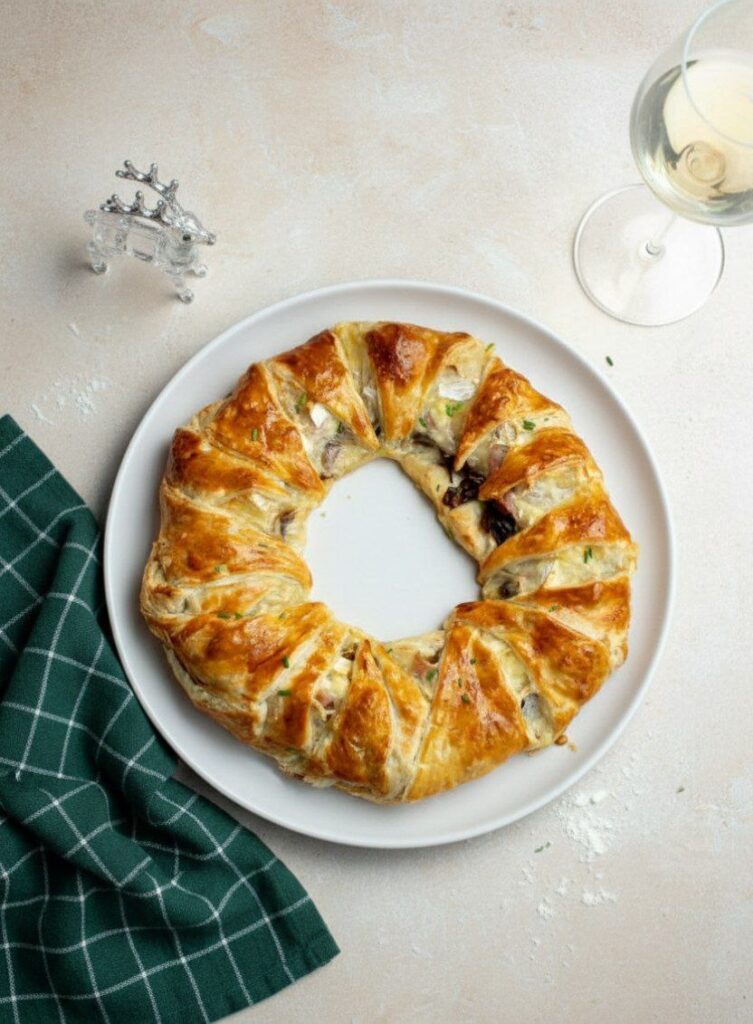 Golden Bacon & Brie Crescent Wreath – The Ultimate Holiday Appetizer 6 5927144015281195801 121